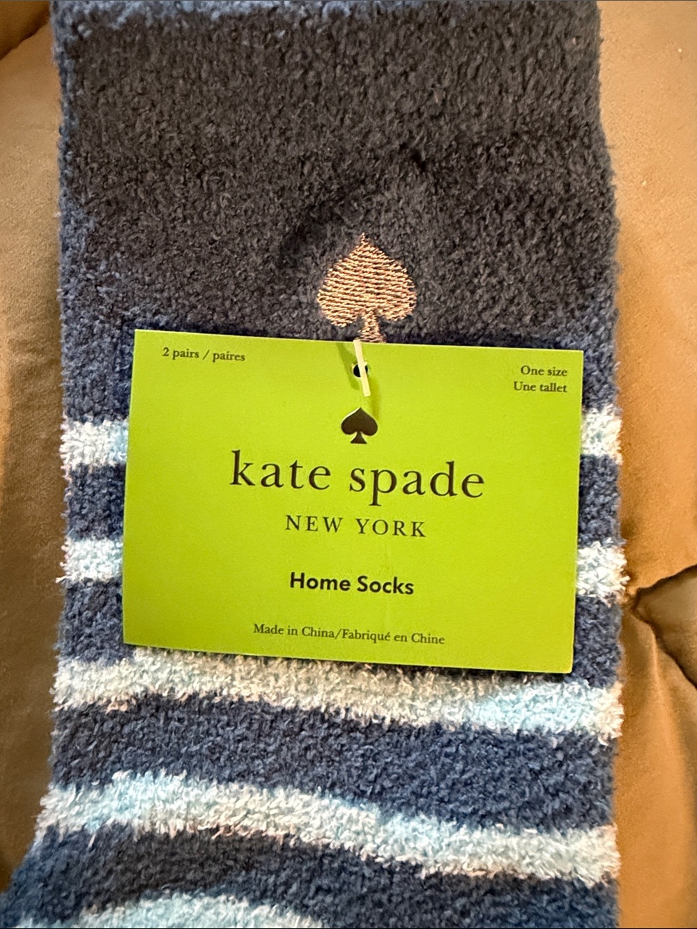 ♠️ Kate Spade Bundle Striped Plush Grip Socks, eos lip care, cosmetic bag. New! - Picture 2 of 7